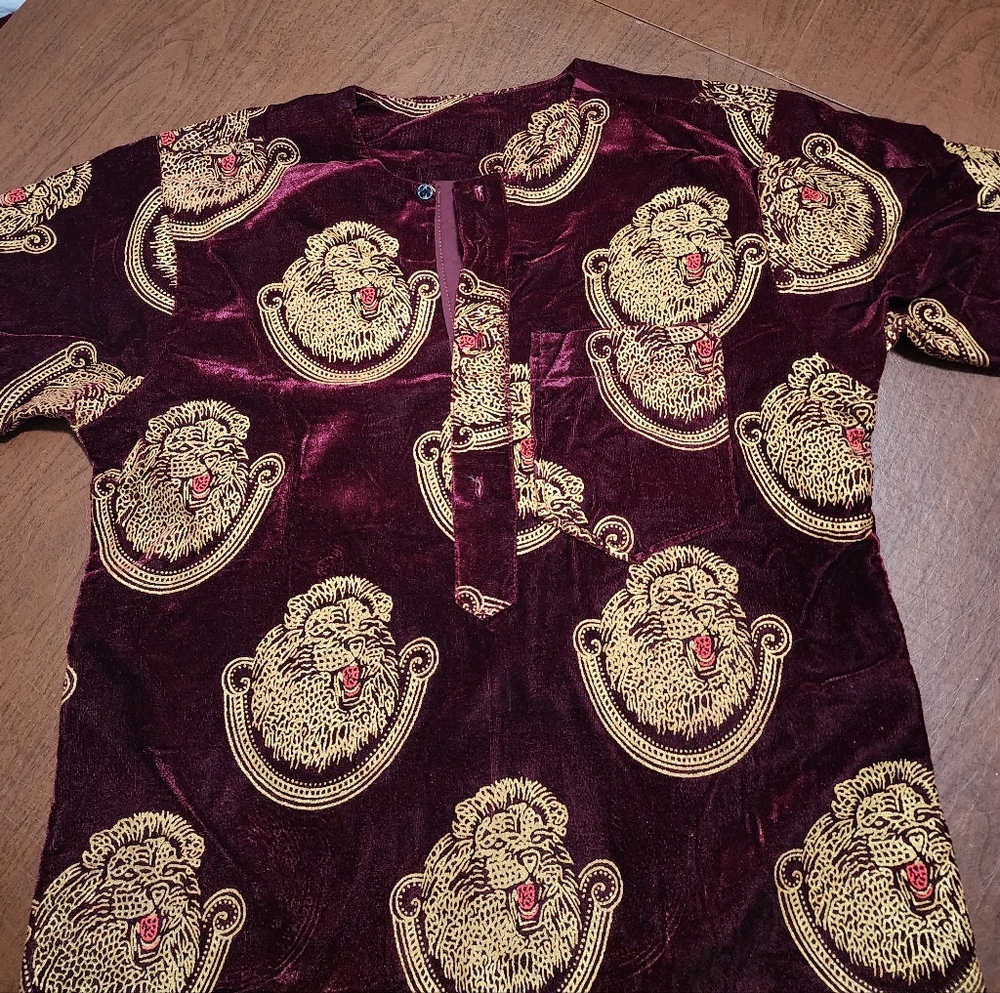 Elegant Burgundy and Gold Men's Shirt - Picture 7 of 10